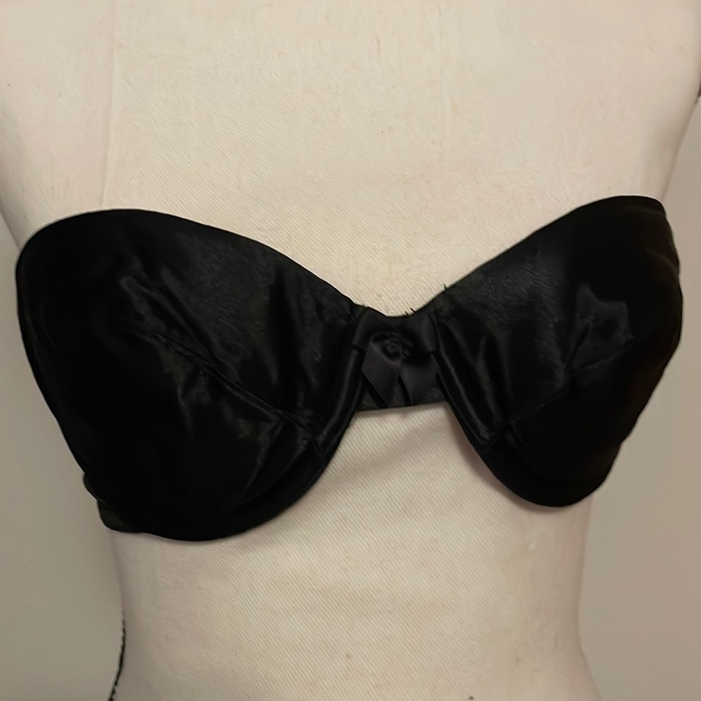 Victoria’s Secret Strapless Padded Underwire Black Bra - Size 34B